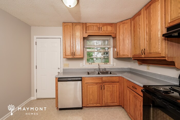 Building Photo - 2501 Wright Cir