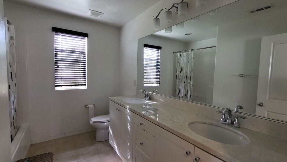 Building Photo - 89 Linden