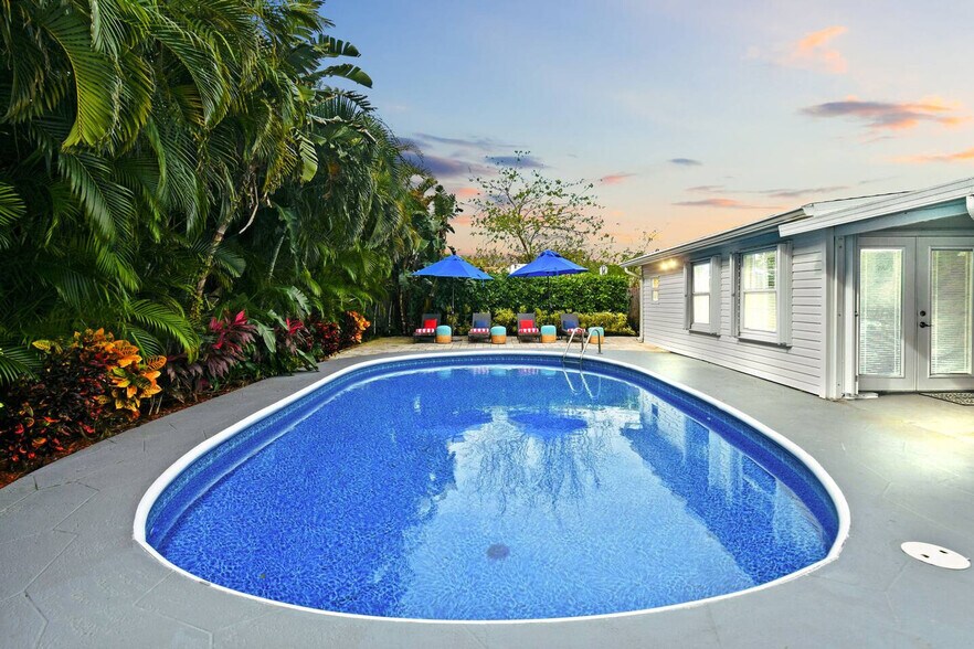 Building Photo - 3270 Grove Rd