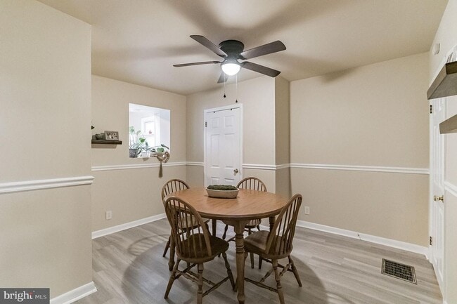 Building Photo - Spacious 3-Bedroom Home with Deck and Bonu...