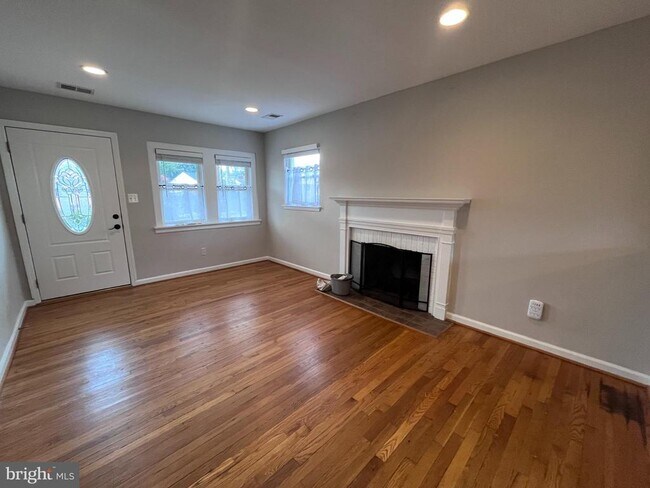 Building Photo - 7021 Hickory Hill Rd