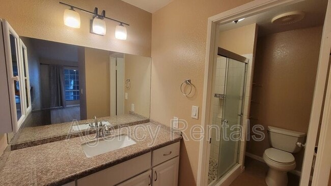 Building Photo - 545 Mananai Pl