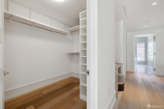 Building Photo - 2121 Webster St