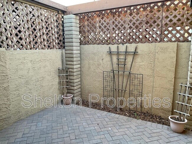 Building Photo - 1262 E Avenida Hermosa
