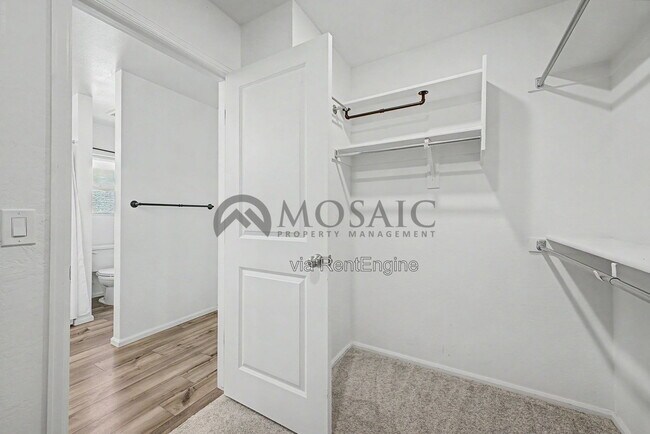 Building Photo - 1304 W Inca Dr