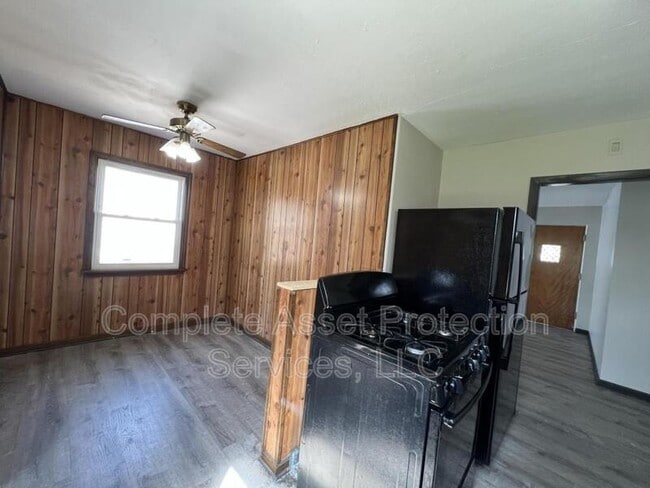 Building Photo - 6726 Leland Ave
