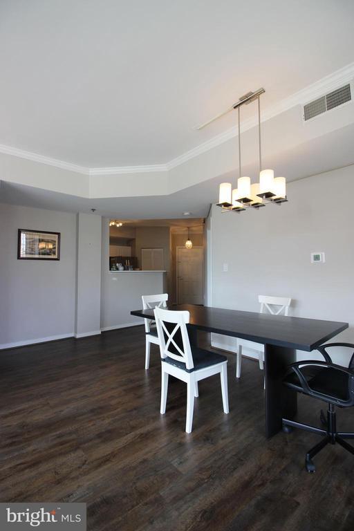 Building Photo - 1641 International Dr