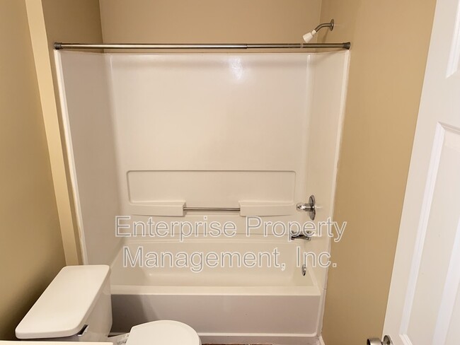 Building Photo - 7162 Charlton Way