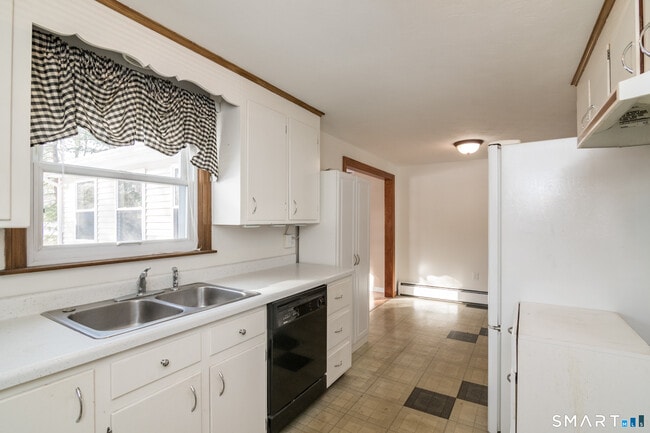 Building Photo - 17 Howard St