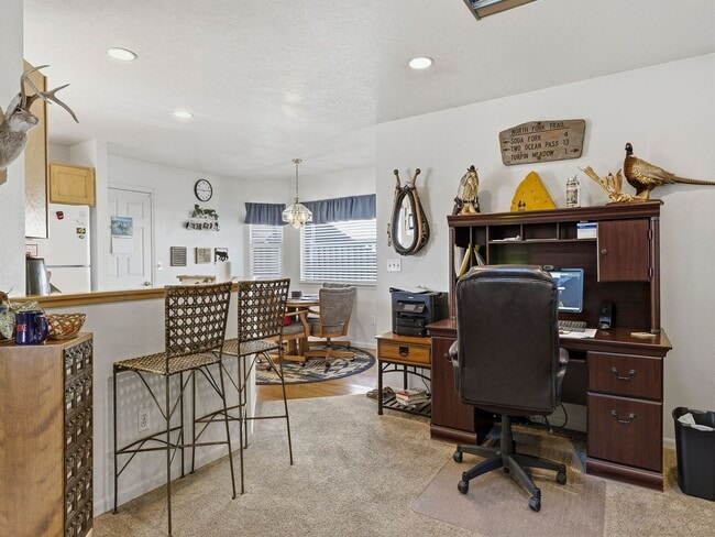 Building Photo - ? Easy Living in Loveland | Fireplace + Prime Hwy 287 Location