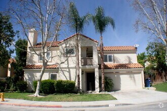 Building Photo - Beautiful 2-story home located in Calabasa...