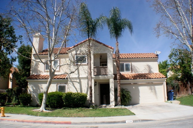 Primary Photo - Beautiful 2-story home located in Calabasa...