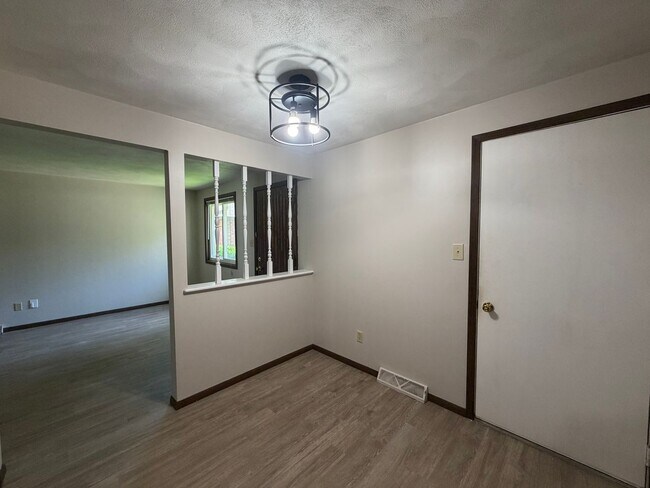 Building Photo - Shoshone Duplex