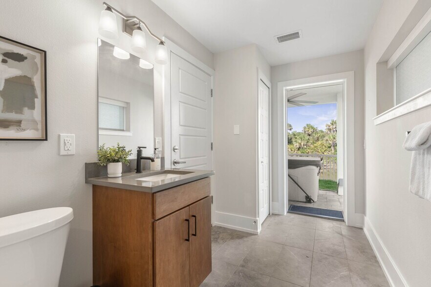 Building Photo - 3538 N Ocean Shore Blvd