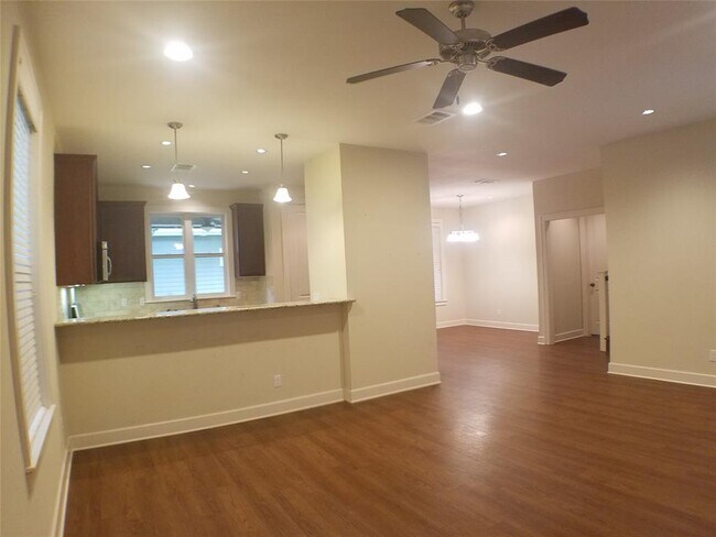 Building Photo - 5408 Evans Ave