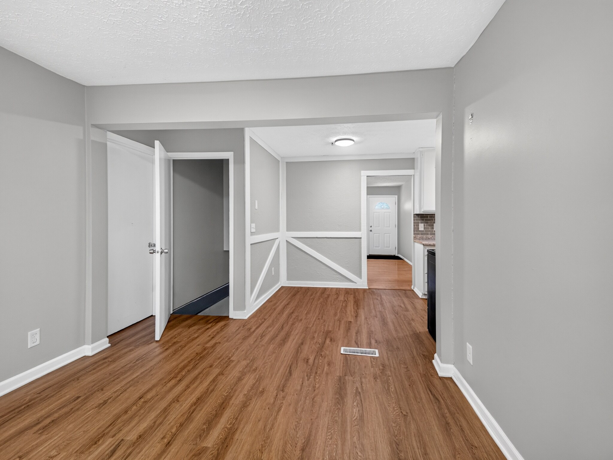 Building Photo - 2432 Bracebridge Dr