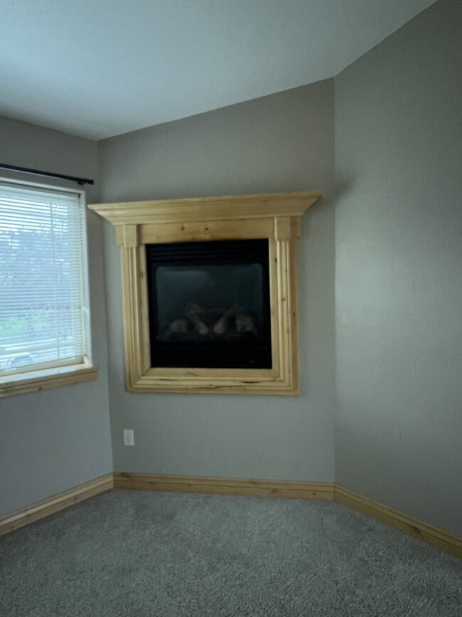 Building Photo - 718 Sonoma Dr