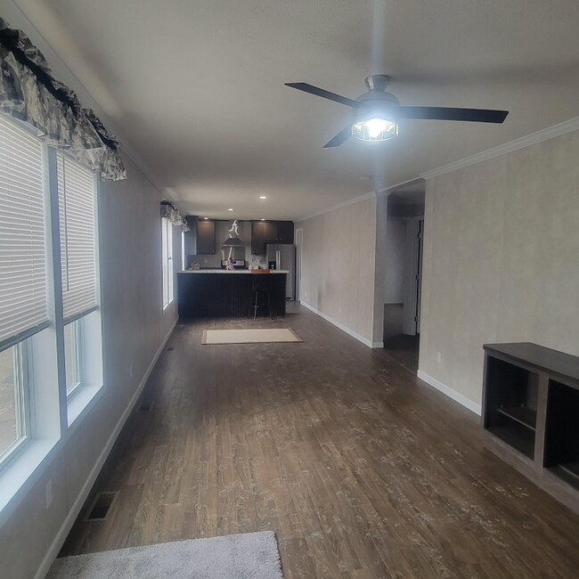 Building Photo - 209 Golfview Ct