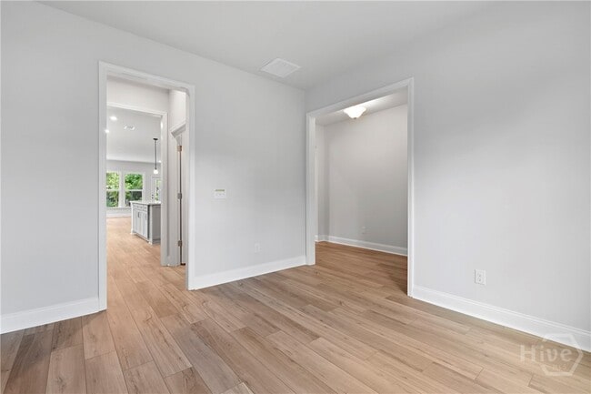 Building Photo - 147 Higginson Dr