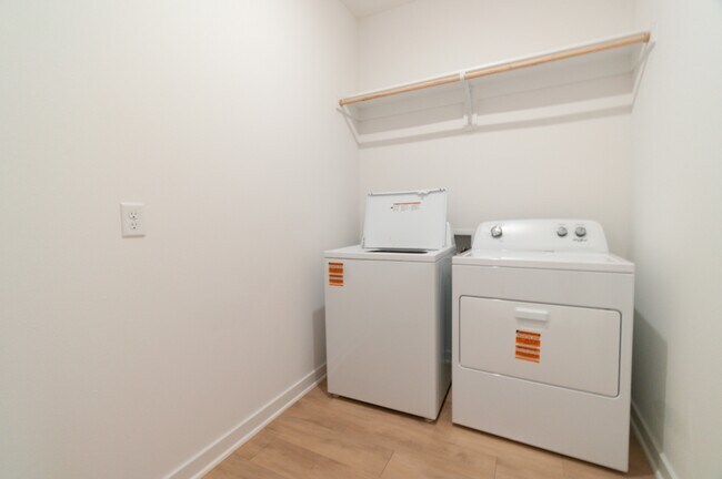 Building Photo - 453 W Gosling Isle