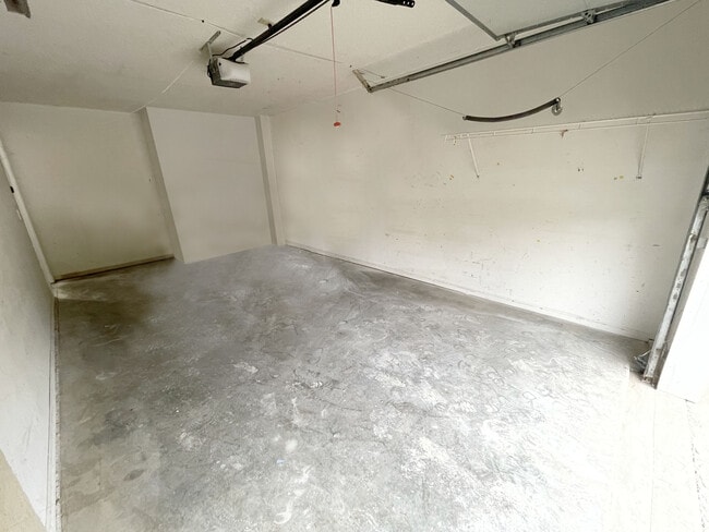 Building Photo - 7104 Orchard Ct