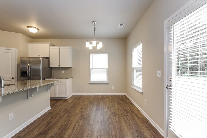Building Photo - 204 Neal Dr