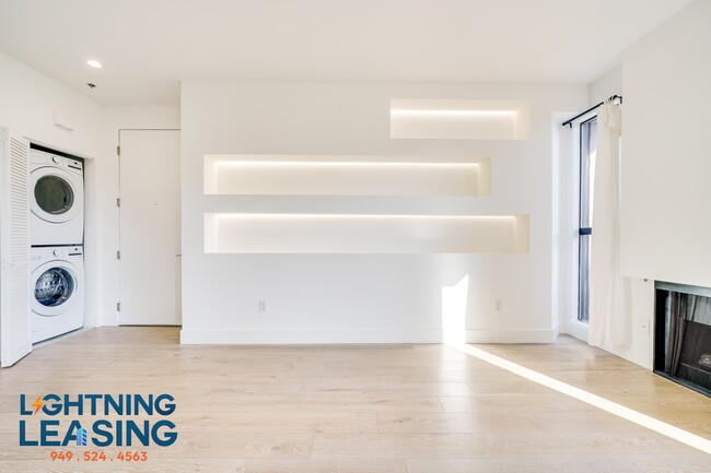 Building Photo - 8811-8815 Burton Way