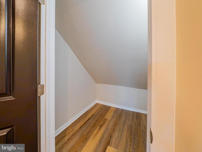 Building Photo - 161 Brown St