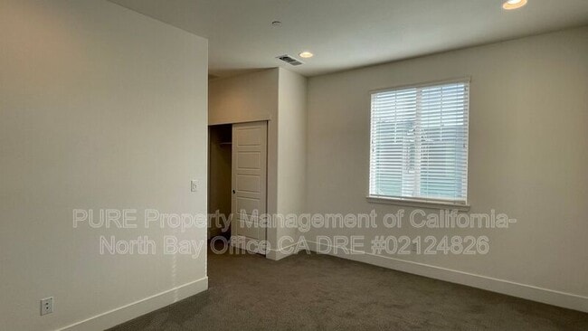 Building Photo - 5320 Kirby Pl