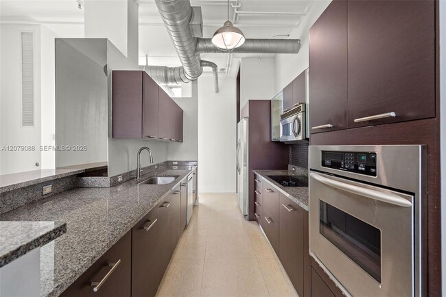 Building Photo - 3029 NE 188th St