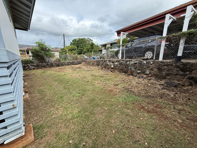 Building Photo - Liliha Single Family Home