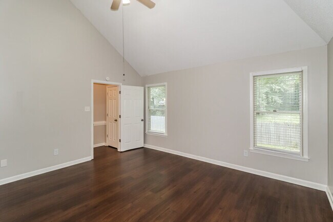 Building Photo - 8642 Tropicana Dr N