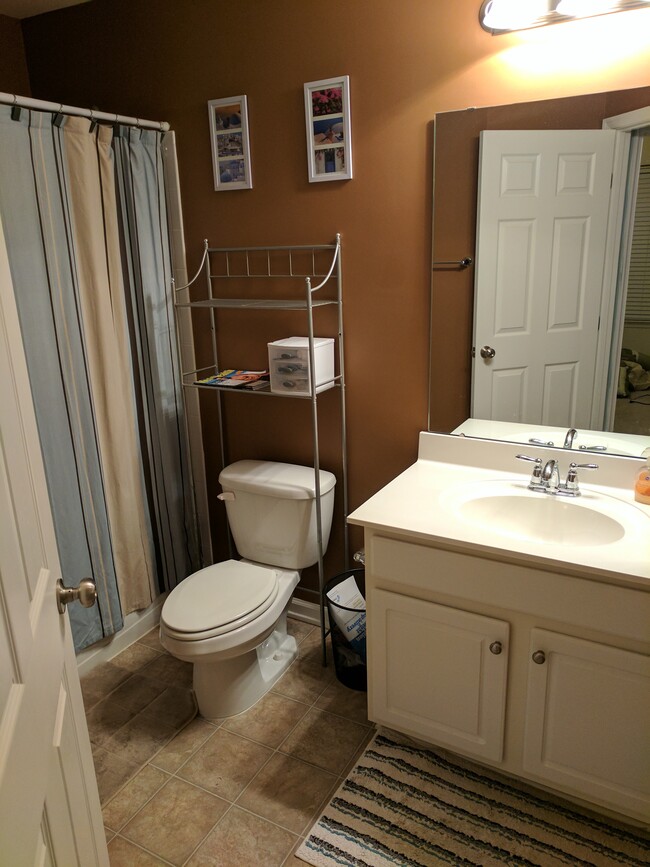 Building Photo - 850 Rockcreek Rd