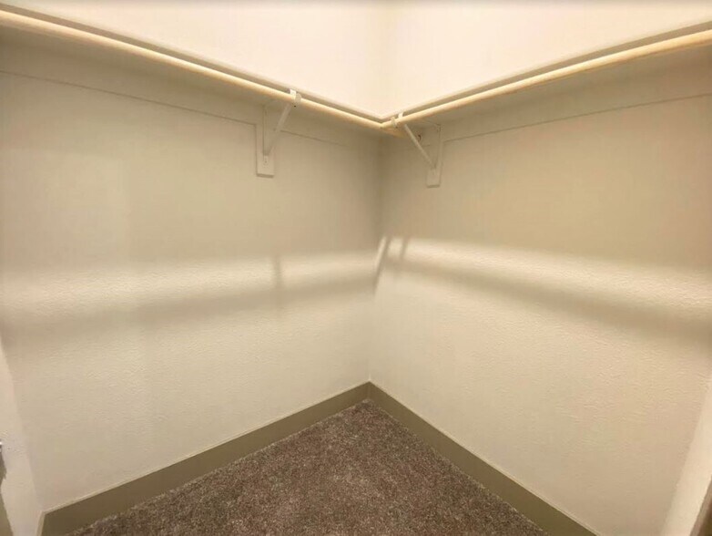 Building Photo - 2324 Aviles