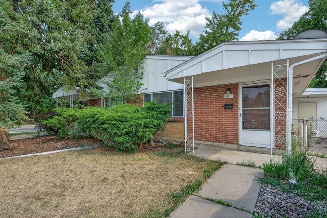 Building Photo - Cozy 2 bedroom duplex