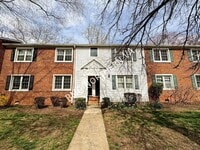 Building Photo - 2831-D S Wakefield St