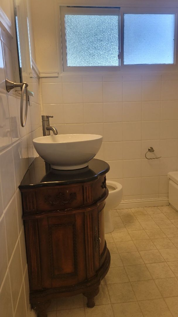 Building Photo - 4-bedroom 3 bath house in Granada Hills