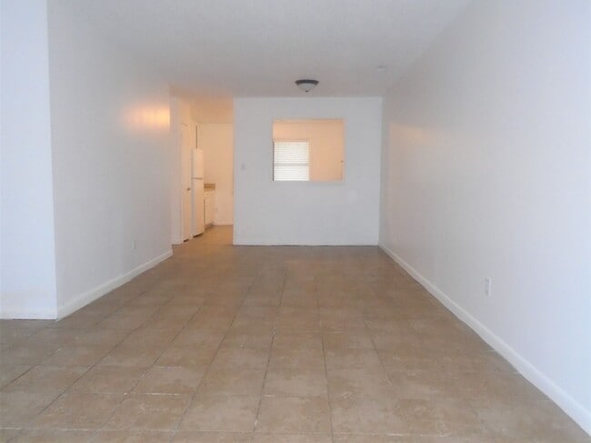 Building Photo - 418 Hargrove St