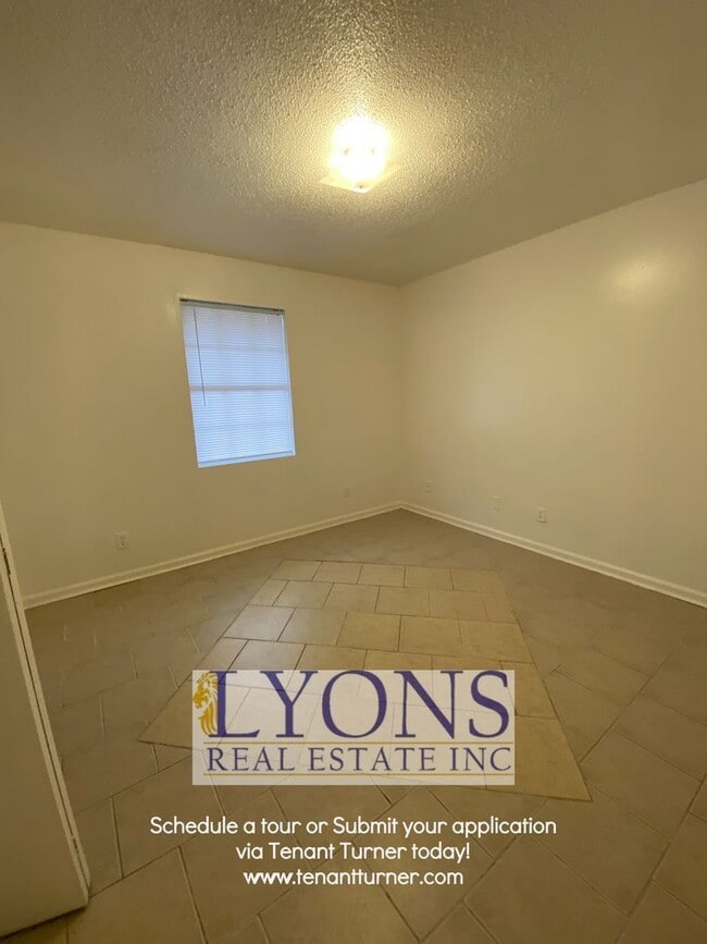 Building Photo - 1026 S Gordon Ave
