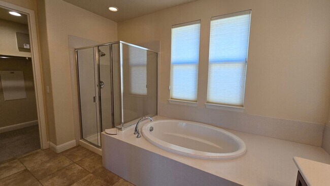 Building Photo - 2205 Heavenly View Trail