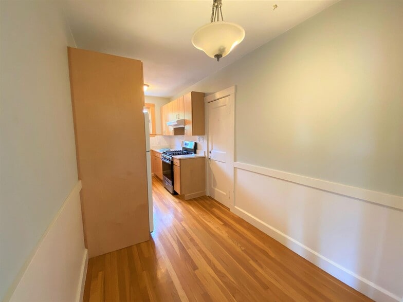 Building Photo - 520 High St