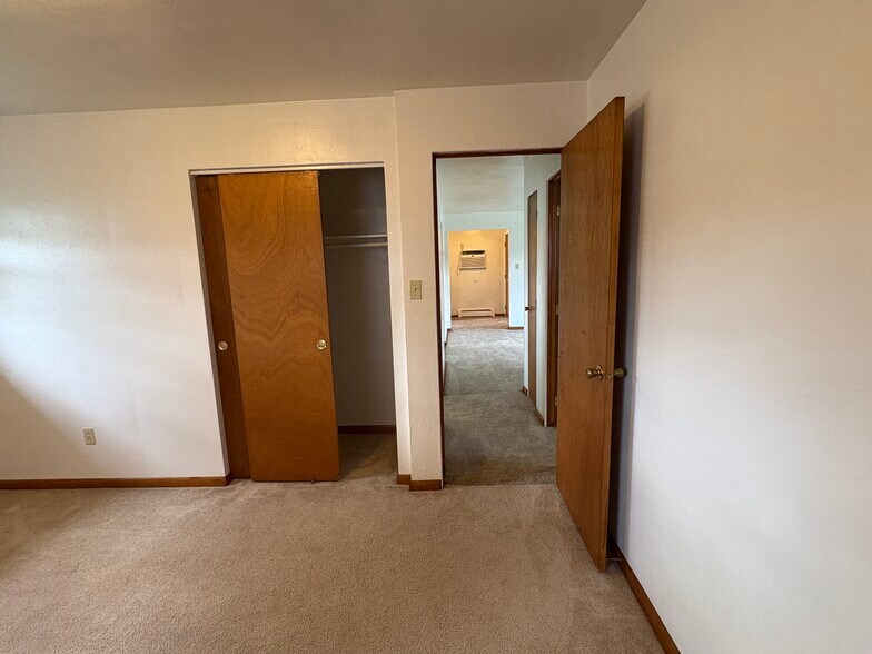Building Photo - 8938 Hook St