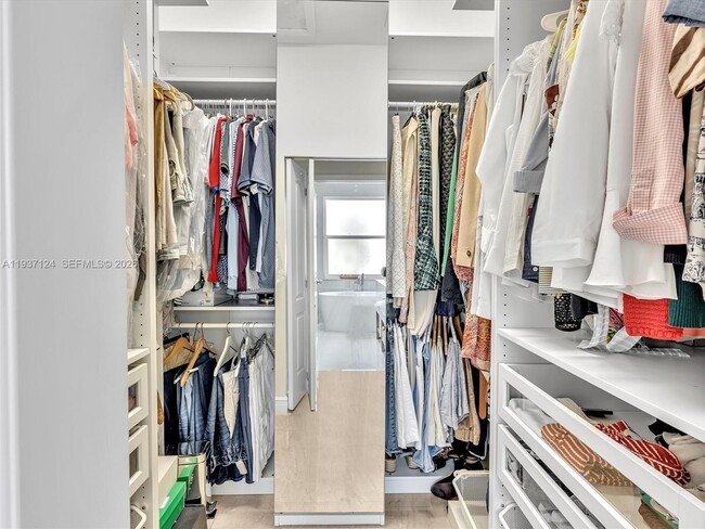 Building Photo - 357 NW 154 Ave