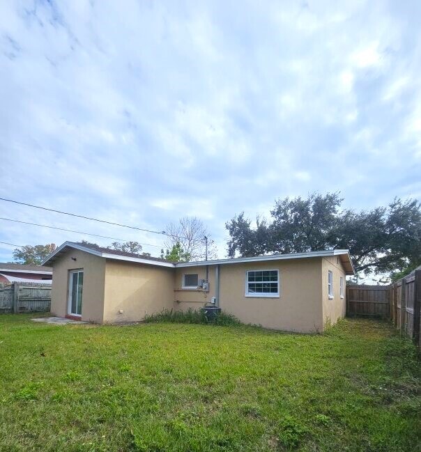 Building Photo - 4041 67th Ave N