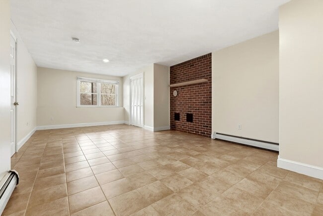 Building Photo - 5 St Anthonys Ln