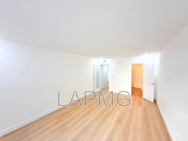 Building Photo - 1745 Camino Palmero St