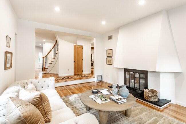 Building Photo - 5758 Wildwood Ave