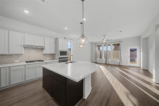 Building Photo - 1207 Carswell Grove Dr