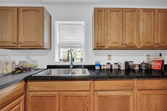 Building Photo - 307 Moore Ave