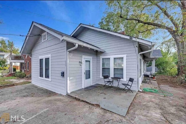 Primary Photo - 850 Custer St